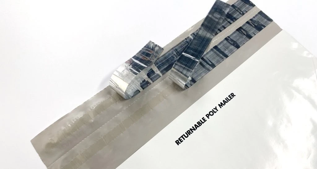 poly mailers with double self-sealing strips